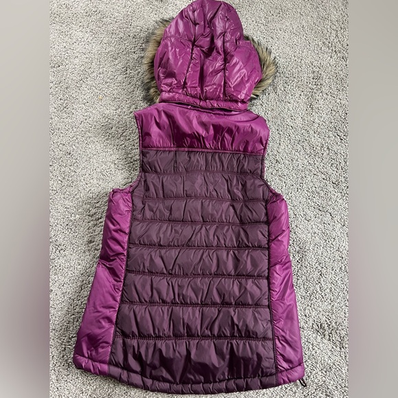 🎅🏼🎄American Eagle Vest🎅🏼🎄 - Picture 2 of 8